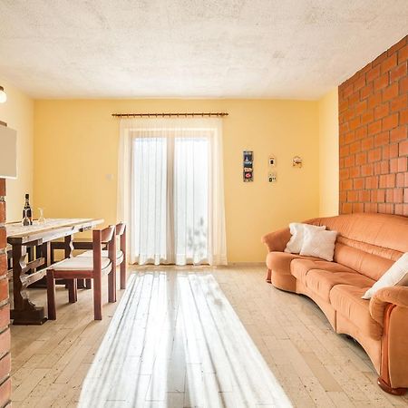 Apartment Srecko Vinišće Exteriör bild