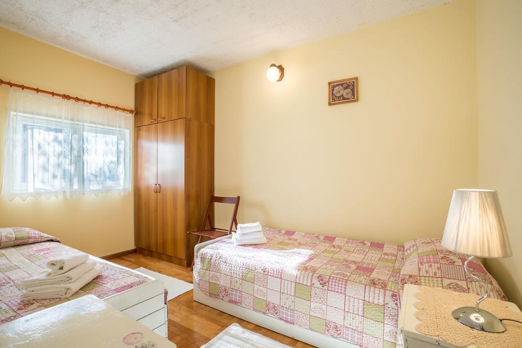 Apartment Srecko Vinišće Exteriör bild
